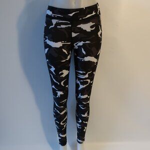 Womens Human Performance Engineering Blk, Gray, White Camouflage Leggings M